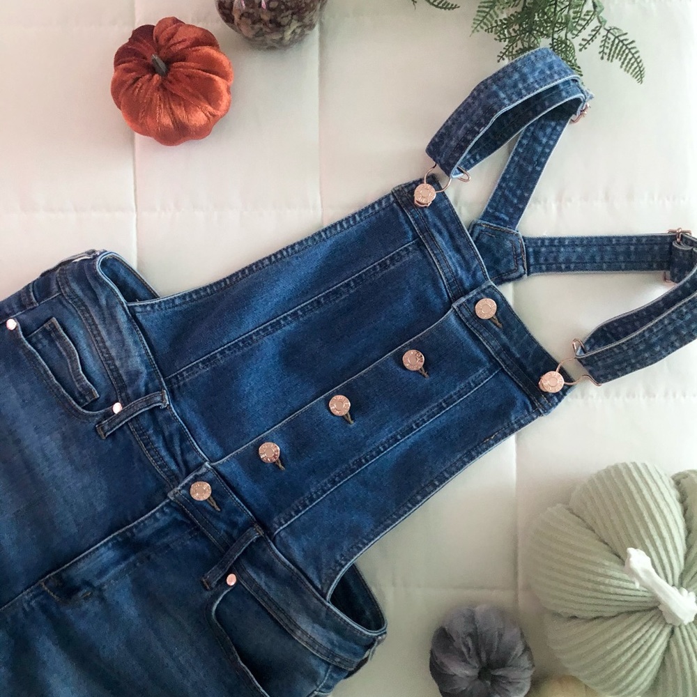 Guess overall shorts